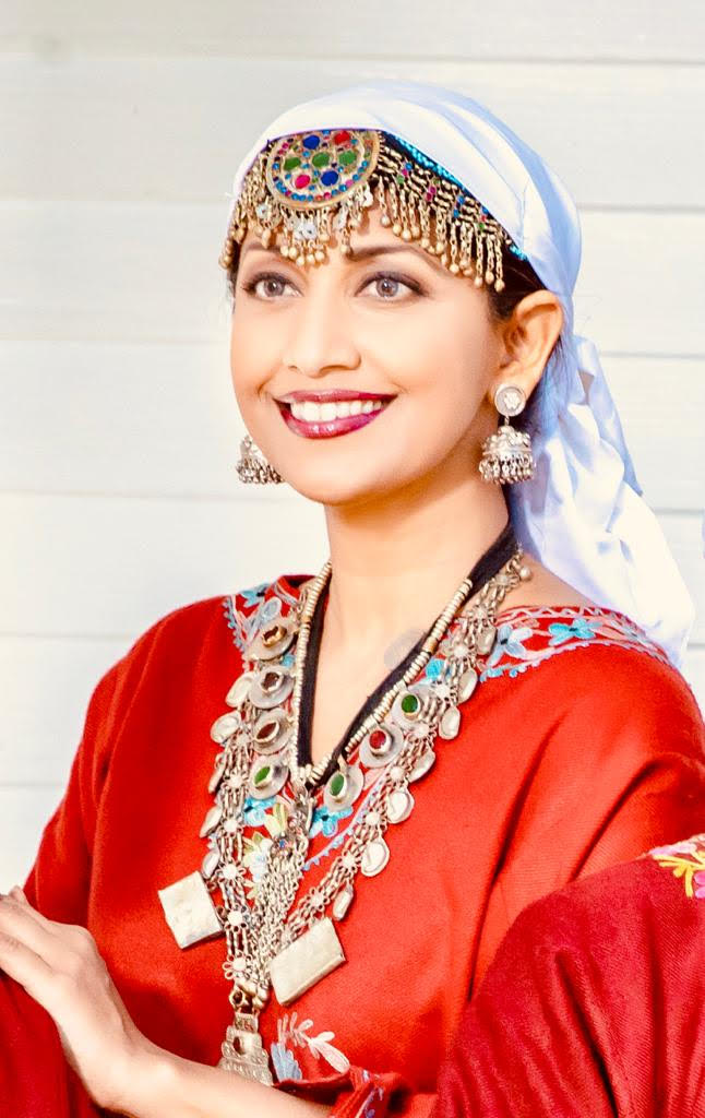 Sanam Azeem in Kashmiri costume